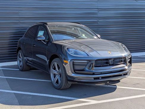 Certified 2026 Porsche Macan AWD/4WD image 9