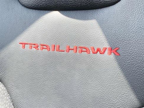 Used 2024 Jeep Compass Trailhawk image 29