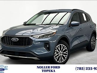 Used 2025 Ford Escape SE video 1