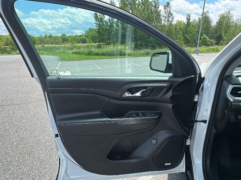 Used 2020 GMC Acadia SLT image 28