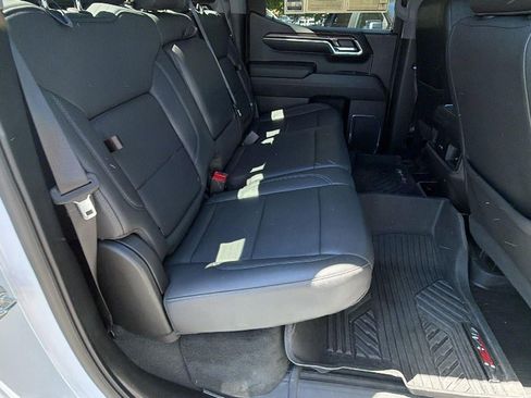 Used 2024 Chevrolet Silverado 1500 LT Trail Boss w/ LT Trail Boss Premium Package AWD/4WD image 18