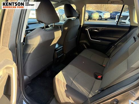 Used 2025 Toyota RAV4 XLE image 33