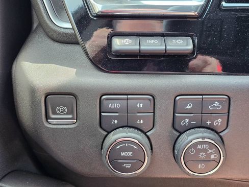 Used 2023 Chevrolet Silverado 1500 LTZ w/ Technology Package AWD/4WD image 24