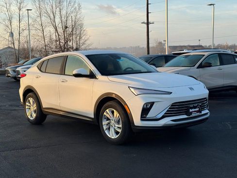 New 2026 Buick Envista Preferred w/ Convenience II Package image 2