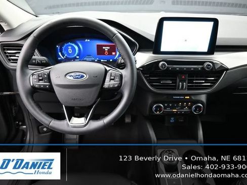 Used 2022 Ford Escape Titanium AWD/4WD image 26
