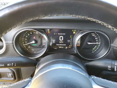 Used 2023 Jeep Wrangler Unlimited Sahara w/ Cold Weather Group image 16