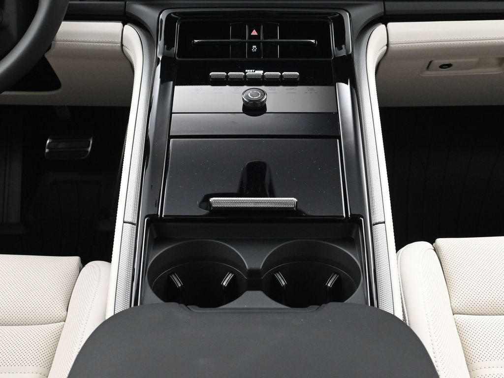 Used 2026 Porsche Panamera image 10
