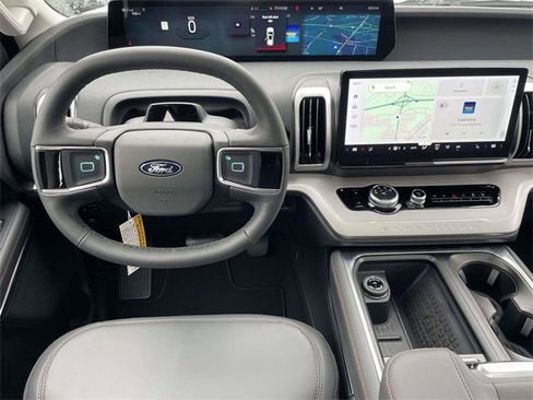 New 2025 Ford Expedition Active image 2