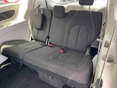 Used 2023 Chrysler Voyager LX FWD image 19