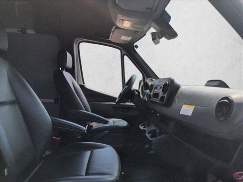 Used 2025 Mercedes-Benz Sprinter 2500 image 17