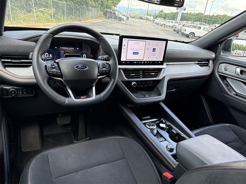 Used 2025 Ford Explorer ST image 23