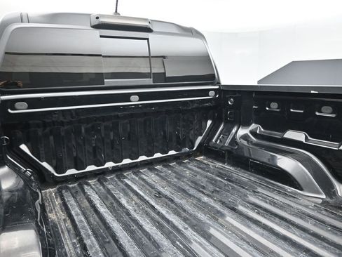 Used 2023 GMC Canyon AT4 image 22