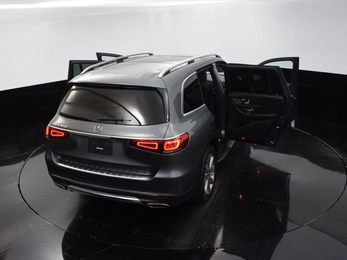 Used 2021 Mercedes-Benz GLS 450 4MATIC image 40