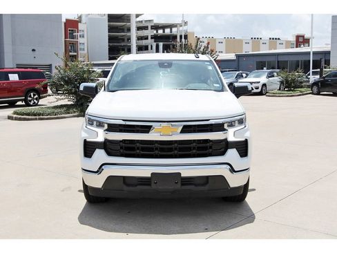 Used 2025 Chevrolet Silverado 1500 LT RWD image 2