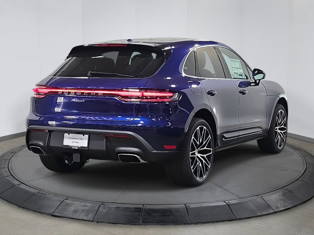 Certified 2025 Porsche Macan AWD/4WD image 7