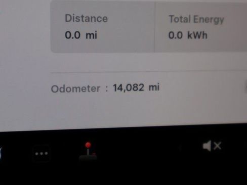 Used 2025 Tesla Model Y Long Range image 16