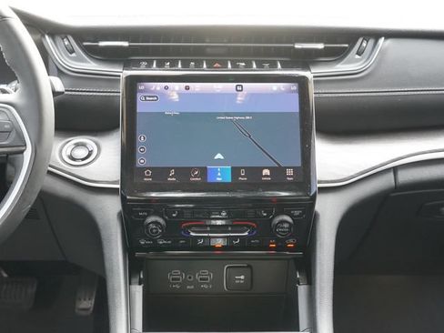 Used 2023 Jeep Grand Cherokee L Limited RWD image 19