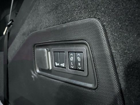 Used 2026 Cadillac Escalade Platinum Sport w/ LPO, ONYX Package image 6