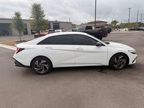 Used 2025 Hyundai Elantra Sport FWD image 18
