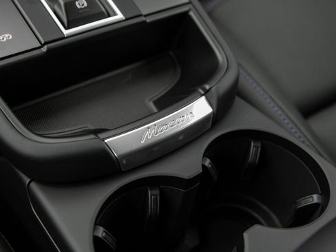 New 2026 Porsche Macan GTS image 28