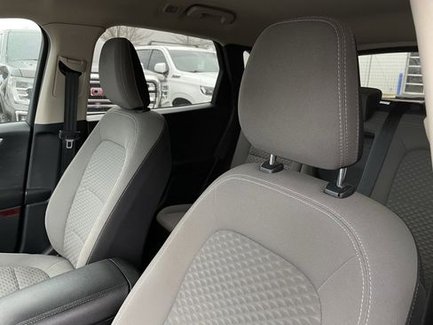 Used 2020 Ford Escape SE image 24