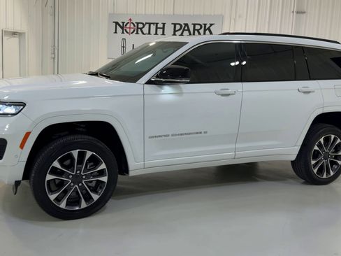 Used 2025 Jeep Grand Cherokee L Overland AWD/4WD image 6