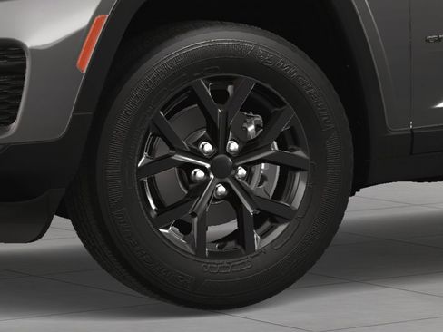 New 2025 Jeep Grand Cherokee Altitude image 10