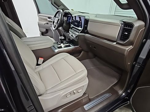 Used 2023 GMC Sierra 1500 SLT w/ SLT Premium Package image 40