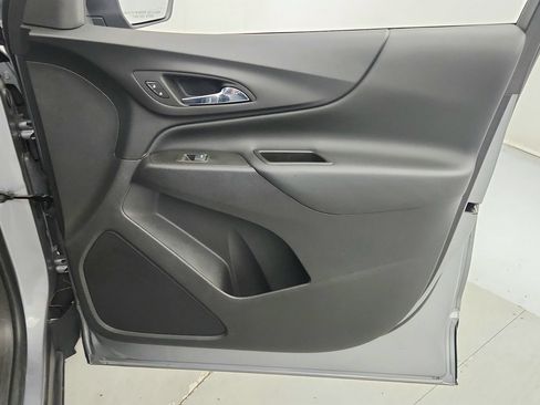 Used 2024 Chevrolet Equinox LT FWD image 28