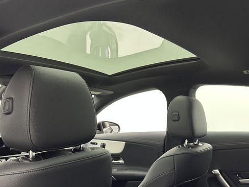 Used 2025 Mercedes-Benz CLA 250 4MATIC image 4