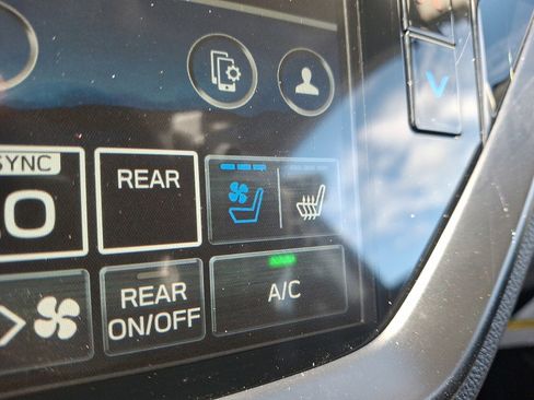 Certified 2025 Subaru Ascent Bronze Edition image 17