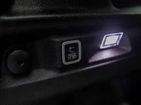 Used 2024 Jeep Grand Cherokee L Limited w/ Black Appearance Package image 37