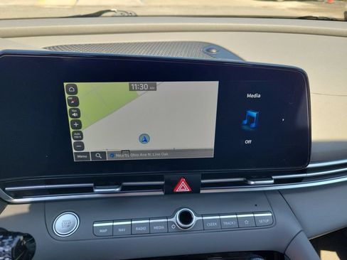 Used 2024 Hyundai Elantra SEL FWD image 29