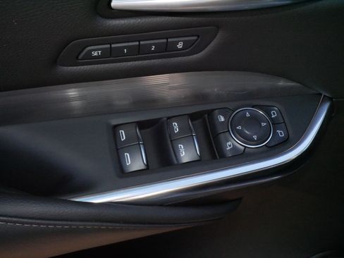 Used 2025 Cadillac XT4 Premium Luxury image 19