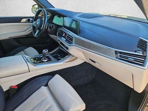 Used 2022 BMW X7 M50i w/ Dynamic Handling Package image 23