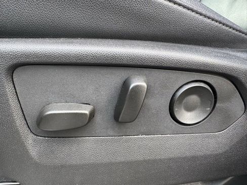 Used 2024 Chevrolet Suburban LT w/ LT Signature Plus Package image 20