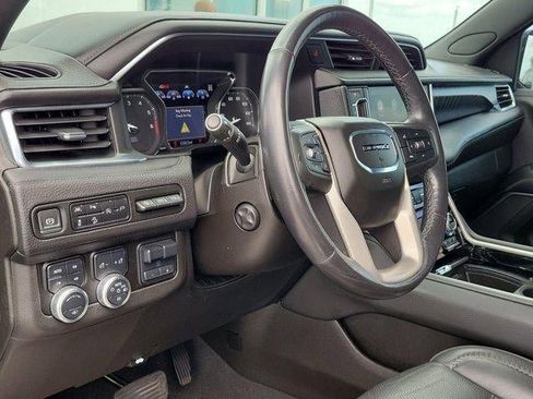 Used 2021 GMC Yukon Denali w/ Denali Premium Package AWD/4WD image 10