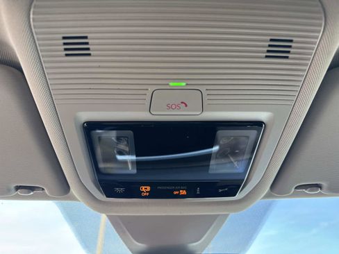 Used 2024 Volkswagen Atlas SE image 27