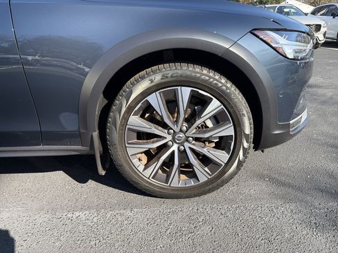 Certified 2022 Volvo V90 B6 Cross Country image 47