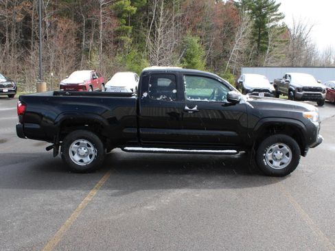 Used 2023 Toyota Tacoma SR AWD/4WD image 5