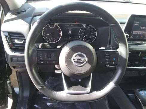 Used 2021 Nissan Rogue SV image 15