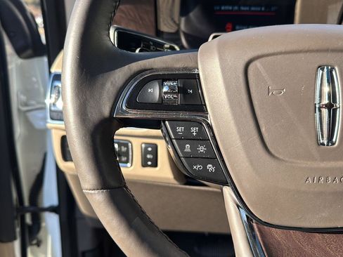 Used 2022 Lincoln Navigator L Reserve image 18