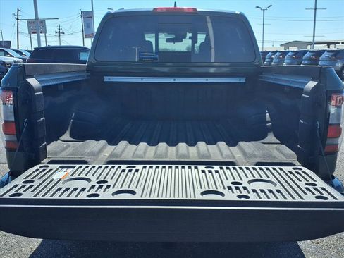 New 2025 Nissan Frontier SV w/ SV Convenience Package image 8