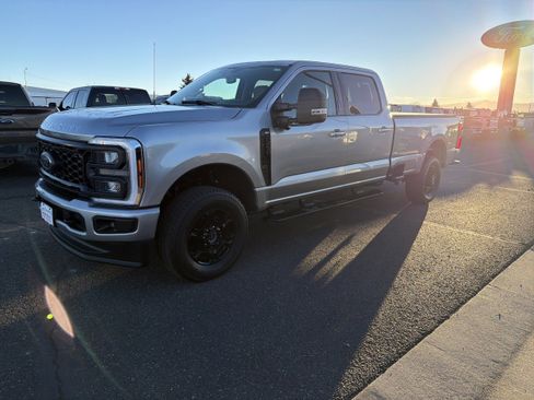 Used 2024 Ford F250 XLT w/ XLT Premium Package image 3