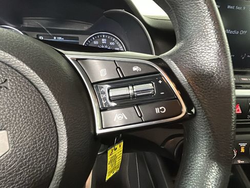 Used 2022 Kia Forte LXS FWD image 20