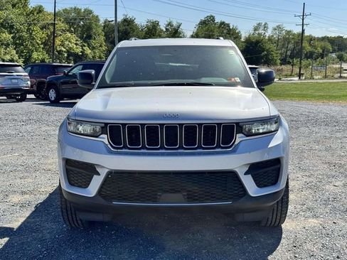 New 2025 Jeep Grand Cherokee Laredo w/ Luxury Tech Group I AWD/4WD image 23