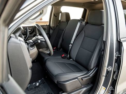 Used 2021 Chevrolet Silverado 1500 Custom w/ LPO, Blackout Package AWD/4WD image 17