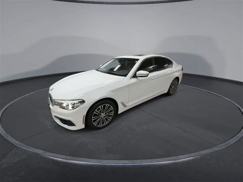 Used 2019 BMW 530i xDrive w/ Convenience Package image 4