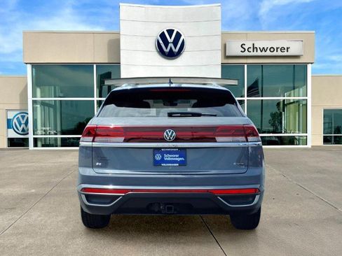 Certified 2024 Volkswagen Atlas Cross Sport SE AWD/4WD image 7