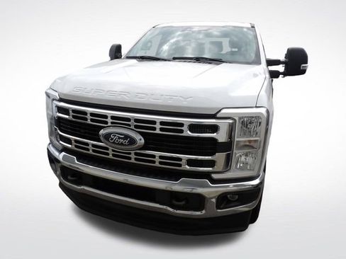 Used 2024 Ford F250 XLT w/ FX4 Off-Road Package AWD/4WD image 8